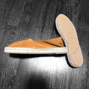 New in Box Saks Flat Espadrille Size 6